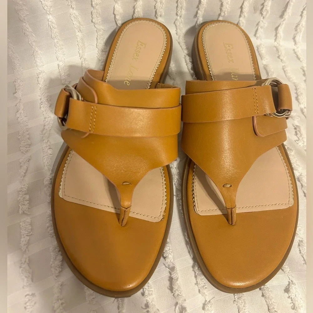 Essex Lane Women's 7 Tan Leather Thong Buckle Slide Sandals Flat Shoes